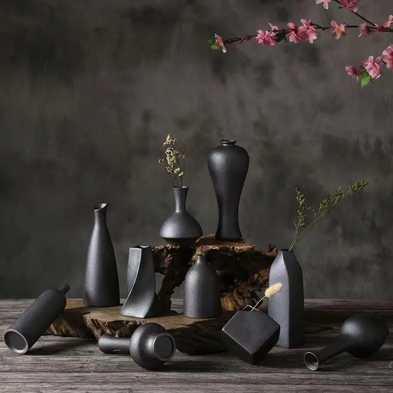 Black Ceramic Retro Simple Creative Hydroponic Desktop Small Vase Dining Table Living Room Office Ornament Home Decorations
Black Ceramic Retro Simple Creative Hydroponic Desktop Small Vase Dining Table Living Room Office Ornament Home Decorations