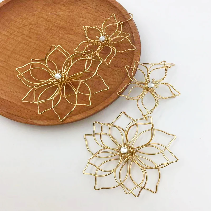 Korean Simple FashionCrystal Exaggerated Flower Earrings for Women Sweet Romantic Earrings Party Gifts Girls Luxury Jewelry
Korean Simple FashionCrystal Exaggerated Flower Earrings for Women Sweet Romantic Earrings Party Gifts Girls Luxury Jewelry