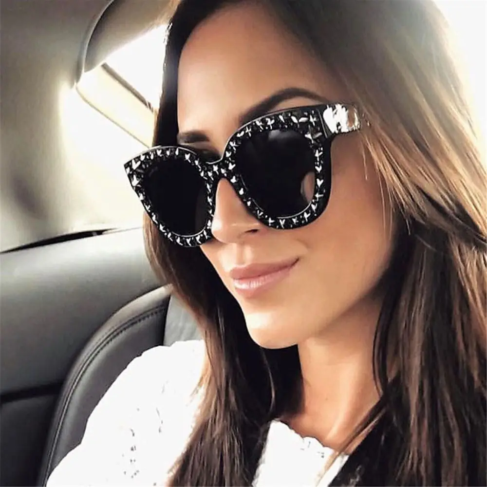 Retro Rhinestone Frame Crystal Diamond Female Shades Square Sunglasses Women Sunglasses Oversized Sunglasses
Retro Rhinestone Frame Crystal Diamond Female Shades Square Sunglasses Women Sunglasses Oversized Sunglasses