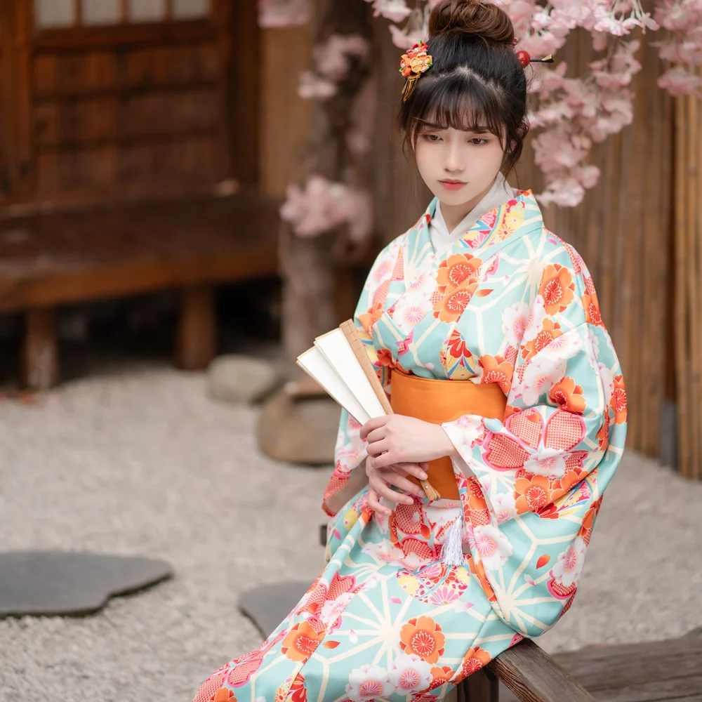 Traditional Japanese kimono Formal Kimono Traditional Yukata retro kimono Cosplay Girls Dress
Traditional Japanese kimono Formal Kimono Traditional Yukata retro kimono Cosplay Girls Dress