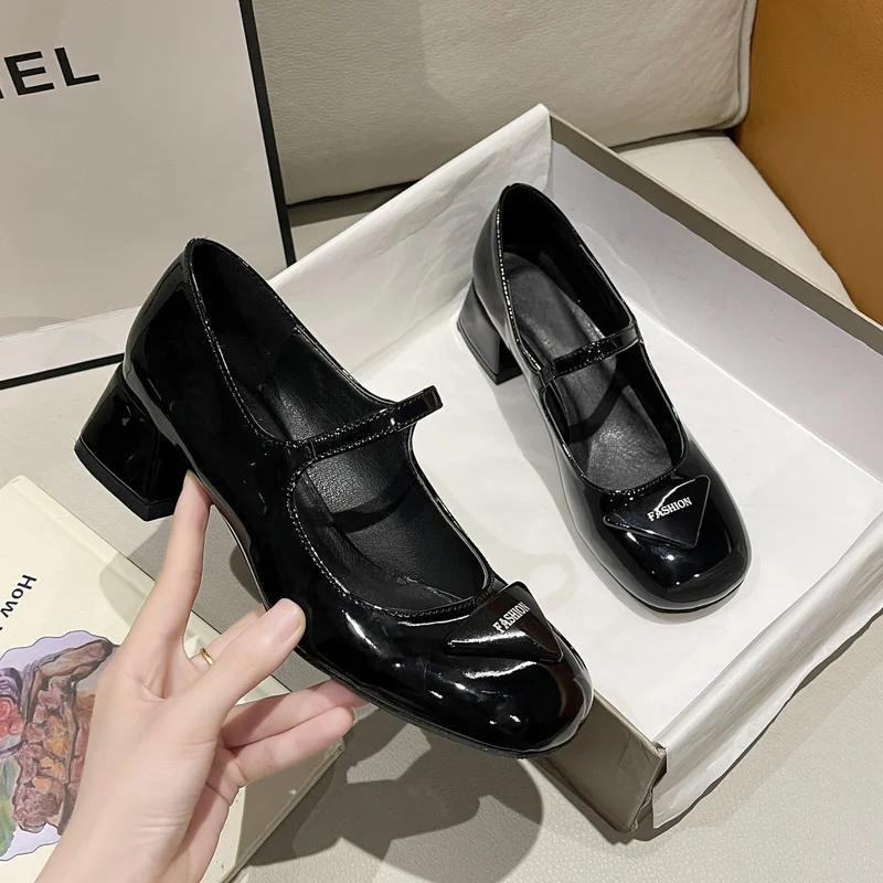 2022 Summer New Korean Style Flat Toe Square Head Strap Two-wear Flat Sandals Women's Sandals Slippers Sandals for Women
2022 Summer New Korean Style Flat Toe Square Head Strap Two-wear Flat Sandals Women's Sandals Slippers Sandals for Women