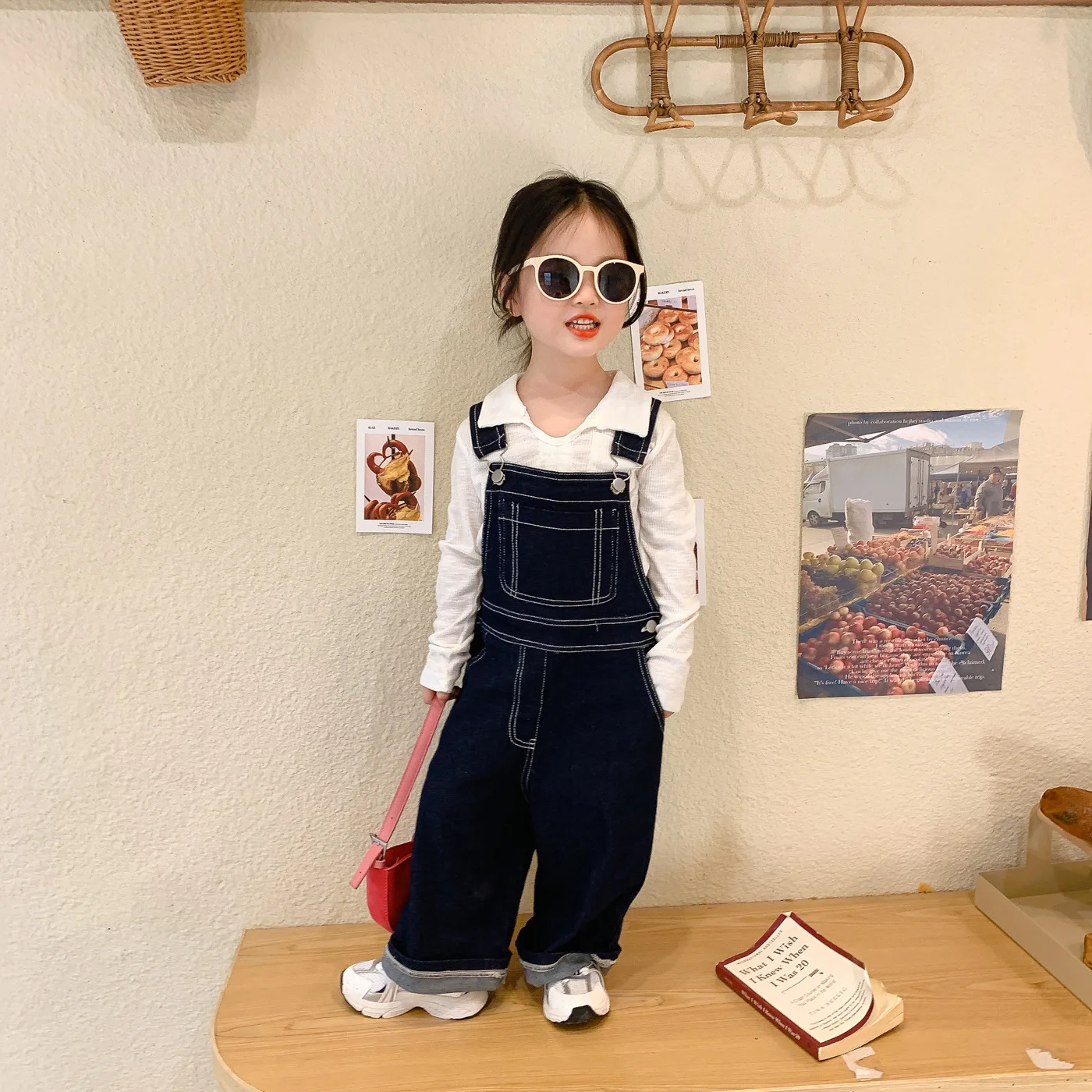 2022 Autumn Winter Children's Jeans Trousers Girls Overalls Cool Denim Suspender Pants New Korean Style Fashion Kids Clothes
2022 Autumn Winter Children's Jeans Trousers Girls Overalls Cool Denim Suspender Pants New Korean Style Fashion Kids Clothes