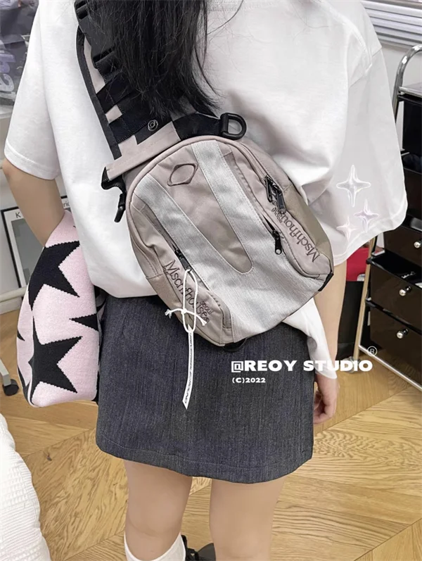 Vintage Nylon Outdoor Travel Unisex Backpack Causal Solid Color School Backpack for Women and Men Simple New Commuter Bag 
Vintage Nylon Outdoor Travel Unisex Backpack Causal Solid Color School Backpack for Women and Men Simple New Commuter Bag
