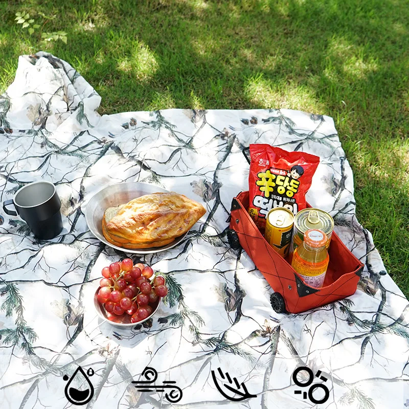Outdoor three-in-one poncho hiking, hiking, fishing, riding, raincoat, canopy, camping, moisture-proof floor mat, picnic mat
Outdoor three-in-one poncho hiking, hiking, fishing, riding, raincoat, canopy, camping, moisture-proof floor mat, picnic mat