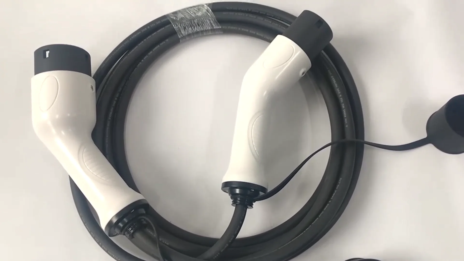 Автомобильный разъем типа 1 AC с разъемом источника питания типа 2 однофазный 32A 
Автомобильный разъем типа 1 AC с разъемом источника питания типа 2 однофазный 32A