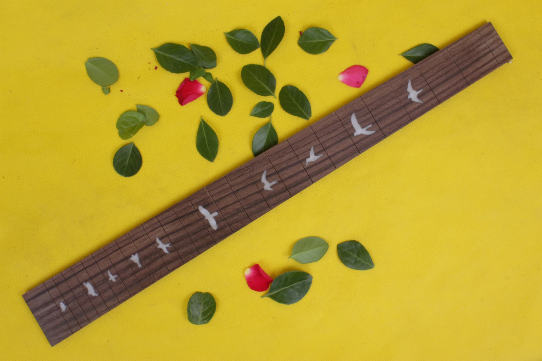 Electric Guitar Fretboard Rosewood For 24 Fret Guitar neck 24.75 inch Pearl Dot brid inlay
Electric Guitar Fretboard Rosewood For 24 Fret Guitar neck 24.75 inch Pearl Dot brid inlay
