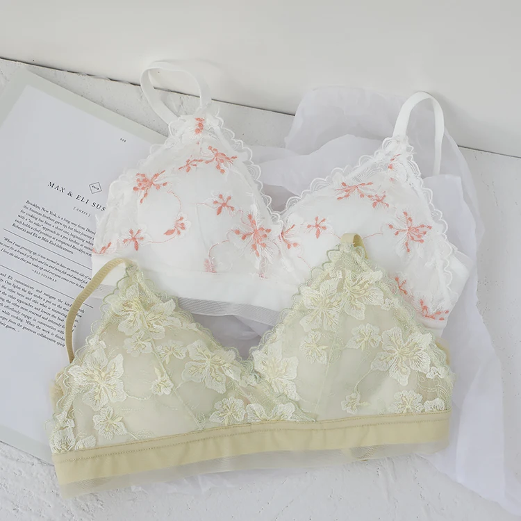 Custom Embroidered Lace Underwear Comfortable No Steel Rings Thin Cotton Sexy Small Bras Triangle Cup Lingerie
Custom Embroidered Lace Underwear Comfortable No Steel Rings Thin Cotton Sexy Small Bras Triangle Cup Lingerie