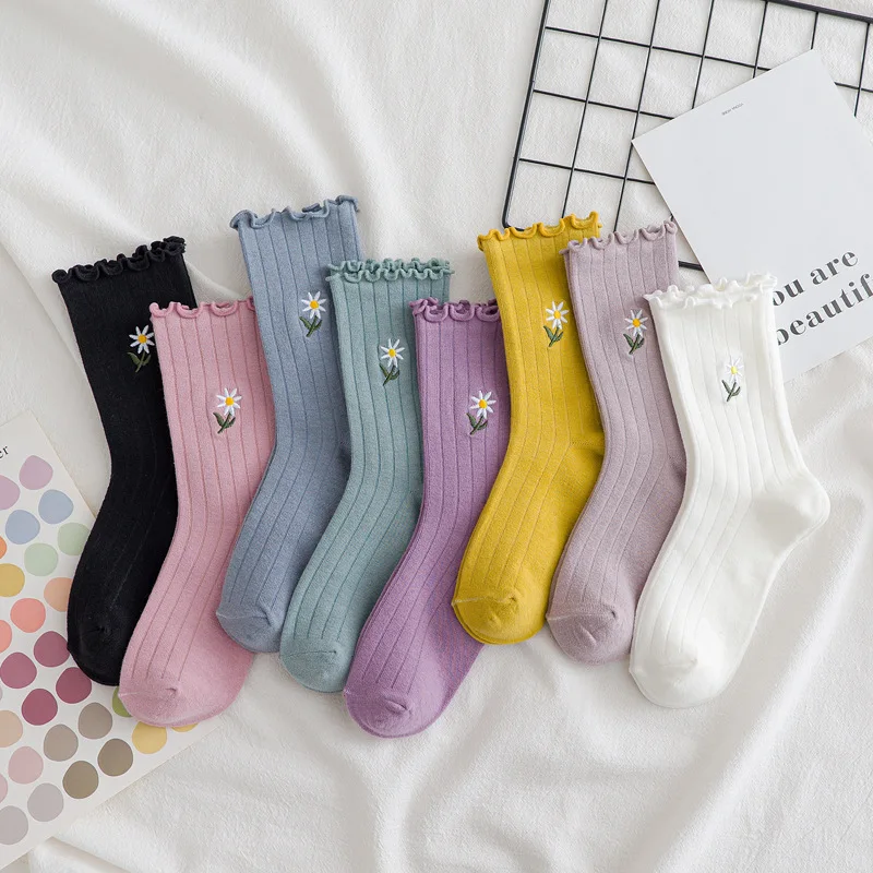 Autumn winter Women Preepy Look female cotton warm socks ladies Japanese freshness Floral embroidery cute Socks for women
Autumn winter Women Preepy Look female cotton warm socks ladies Japanese freshness Floral embroidery cute Socks for women