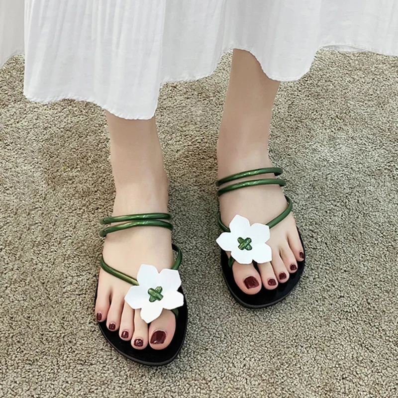 Slides Women Fashion Flower Gold Sandals 2022 New Flip Flops Holiday Beach Summer Slippers Women Casual Flat Shoes Zapatos Mujer
Slides Women Fashion Flower Gold Sandals 2022 New Flip Flops Holiday Beach Summer Slippers Women Casual Flat Shoes Zapatos Mujer