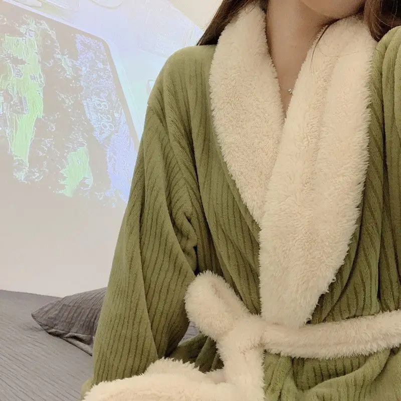 2022 New Winter Coral Velvet Bathrobe Women's Nightgown Long Warm Flannel Kimono Bathrobe Gown with Pocket Long Sleepwear
2022 New Winter Coral Velvet Bathrobe Women's Nightgown Long Warm Flannel Kimono Bathrobe Gown with Pocket Long Sleepwear
