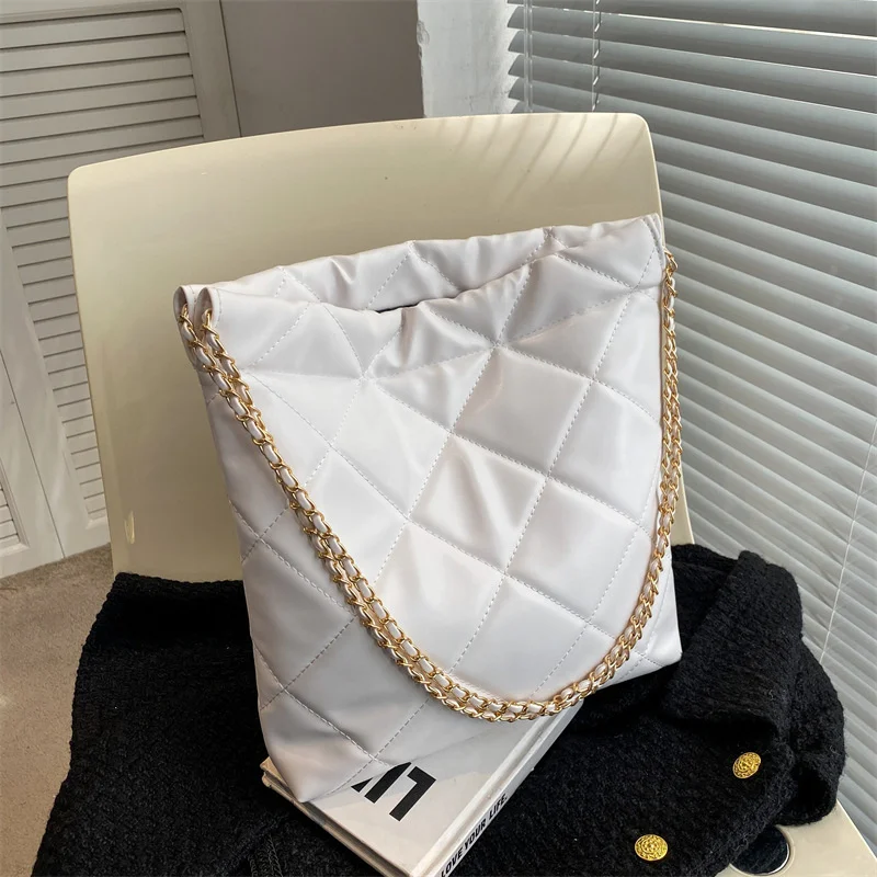 Large Capacity Shoulder Bag Soft Pu Leather Casual Tote Bags For Women Fashion Handbags Chain Strap Crossbody
Large Capacity Shoulder Bag Soft Pu Leather Casual Tote Bags For Women Fashion Handbags Chain Strap Crossbody