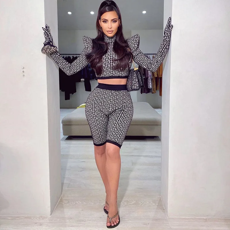 Brand New Trendy Brand Popular Silhouette Shrug Turtleneck Short Top Knee Length Tight Knitted Classic Texture Chic 2-Piece Sets
Brand New Trendy Brand Popular Silhouette Shrug Turtleneck Short Top Knee Length Tight Knitted Classic Texture Chic 2-Piece Sets