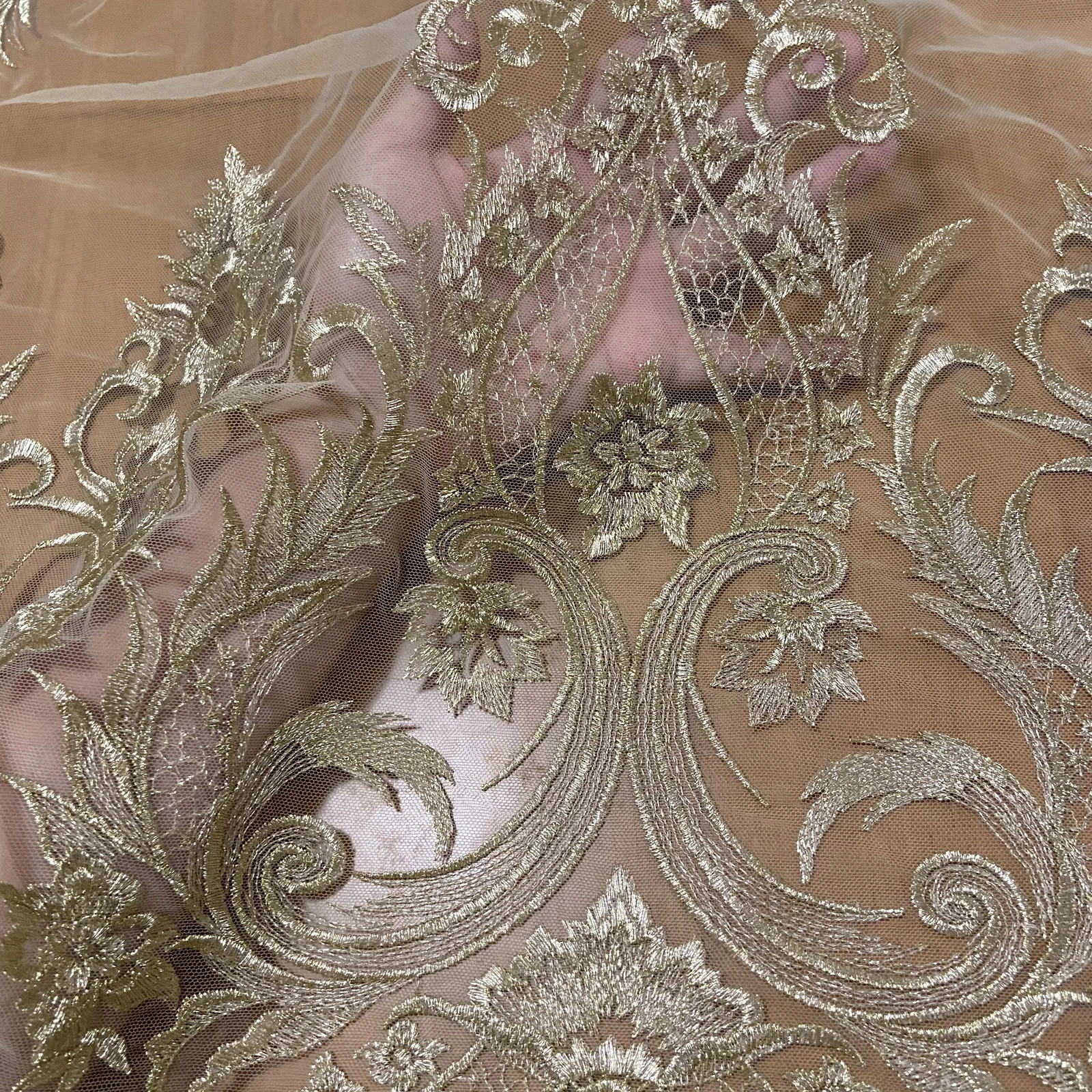 Golden Metallic Thread Embroidery Suitable For Evening Dress Fashion Lace Fabric DIY Clothing Accessories
Golden Metallic Thread Embroidery Suitable For Evening Dress Fashion Lace Fabric DIY Clothing Accessories