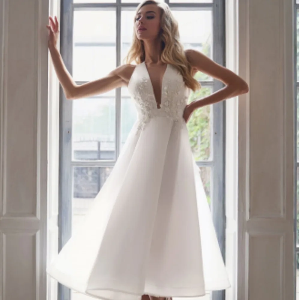 Женское Свадебное Платье До Колена, белое платье с V-образным вырезом и открытой спиной, платье для выпускного вечера, банкетное платье знаменитости 
Женское Свадебное Платье До Колена, белое платье с V-образным вырезом и открытой спиной, платье для выпускного вечера, банкетное платье знаменитости