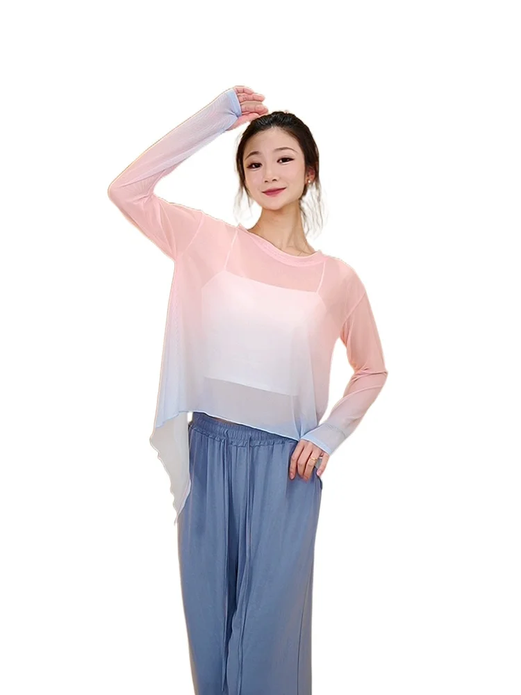 Classical dance attire, women's elegant gauze clothing, dance specific practice skills, Chinese ancient style, immortal charm,
Classical dance attire, women's elegant gauze clothing, dance specific practice skills, Chinese ancient style, immortal charm,