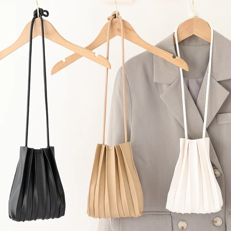 2022 New Casual Pleated Soft PU Leather Mini Shoulder Phone Bag Korean Fashion Simple Crossbody Bags for Women Purses Handbags
2022 New Casual Pleated Soft PU Leather Mini Shoulder Phone Bag Korean Fashion Simple Crossbody Bags for Women Purses Handbags