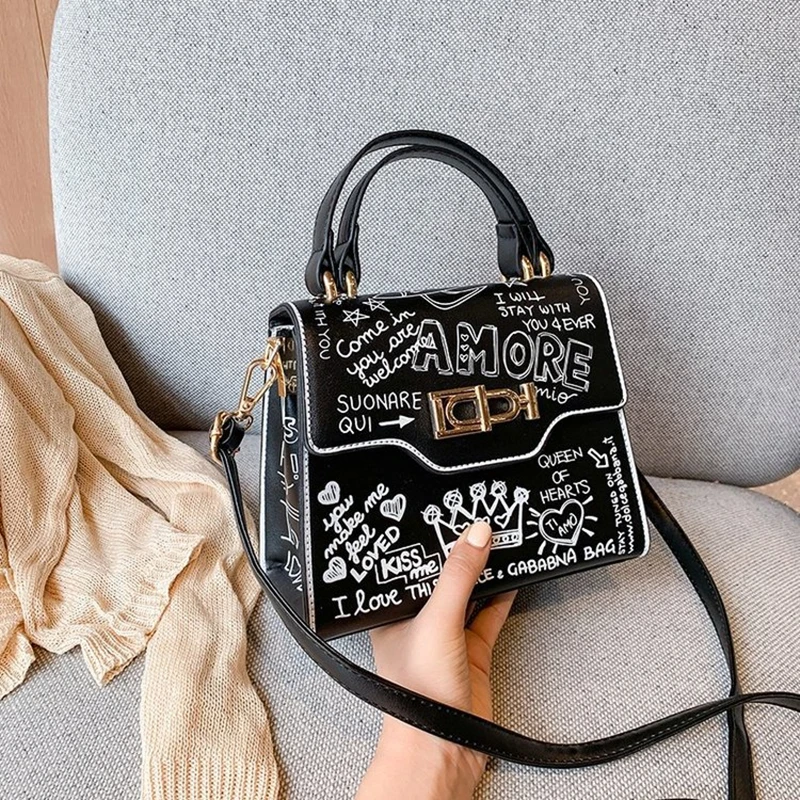 Graffiti Cartoon Print Diagonal Bag 2022 New Fashion All-match Commuting Shoulder Bags Luxury Designer Purses and Handbags Gg Cc
Graffiti Cartoon Print Diagonal Bag 2022 New Fashion All-match Commuting Shoulder Bags Luxury Designer Purses and Handbags Gg Cc