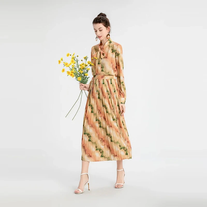 MIUXIMAO 2022 New Summer Women's Set Bow Long Sleeve Print Slim Waist Two Piece Suit Fashion Elegant Office Style
MIUXIMAO 2022 New Summer Women's Set Bow Long Sleeve Print Slim Waist Two Piece Suit Fashion Elegant Office Style