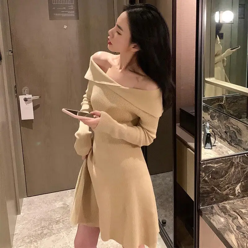 Elegant Black Knitted Sweater Dress Women Long Sleeve Slash Neck Dress Sexy Slim Mini Dress Fall Winter Red Christmas Dresses
Elegant Black Knitted Sweater Dress Women Long Sleeve Slash Neck Dress Sexy Slim Mini Dress Fall Winter Red Christmas Dresses