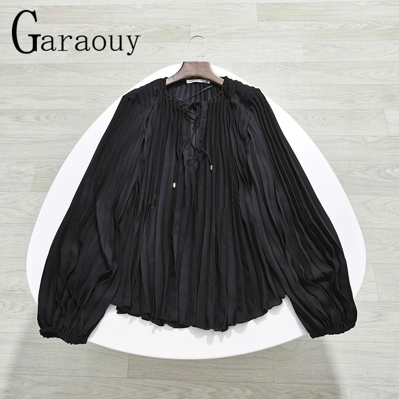Garaouy 2023 Summer Women Vintage Loose Black Pleated Shirt O Neck Long Sleeve Chiffon Blouse Female Casual Versatile Blusas Top
Garaouy 2023 Summer Women Vintage Loose Black Pleated Shirt O Neck Long Sleeve Chiffon Blouse Female Casual Versatile Blusas Top