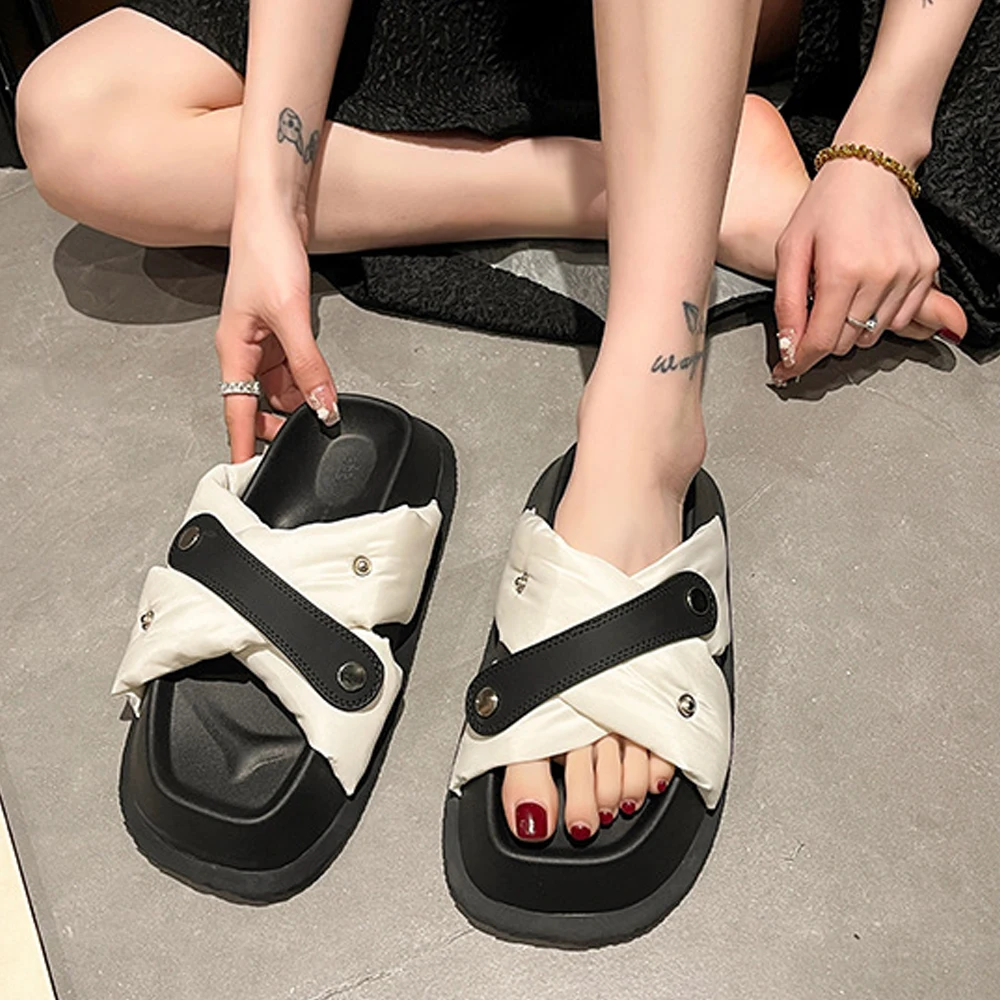 Женские шлепанцы на платформе, повседневные сандалии на толстой подошве, с перекрестной пряжкой, летняя пляжная обувь
Женские шлепанцы на платформе, повседневные сандалии на толстой подошве, с перекрестной пряжкой, летняя пляжная обувь