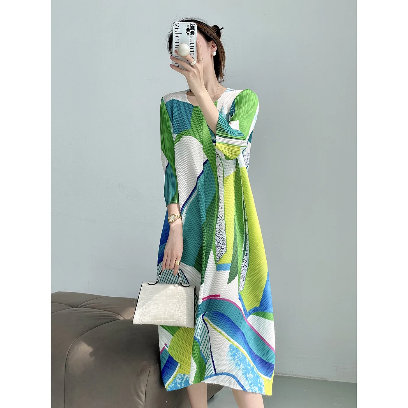 Miyake Pleat 2023 Summer New Fashion Geometric Print Round Neck Loose Dress Temperament In The Long Skirts Plus Size Clothing
Miyake Pleat 2023 Summer New Fashion Geometric Print Round Neck Loose Dress Temperament In The Long Skirts Plus Size Clothing