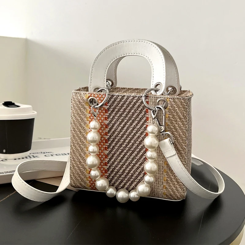 Mini Square Tote Bag Fashion Striped Handbags Small Shoulder Bag Woolen Brand Designer Crossbody Bag Purse Clutch Sac A Main
Mini Square Tote Bag Fashion Striped Handbags Small Shoulder Bag Woolen Brand Designer Crossbody Bag Purse Clutch Sac A Main