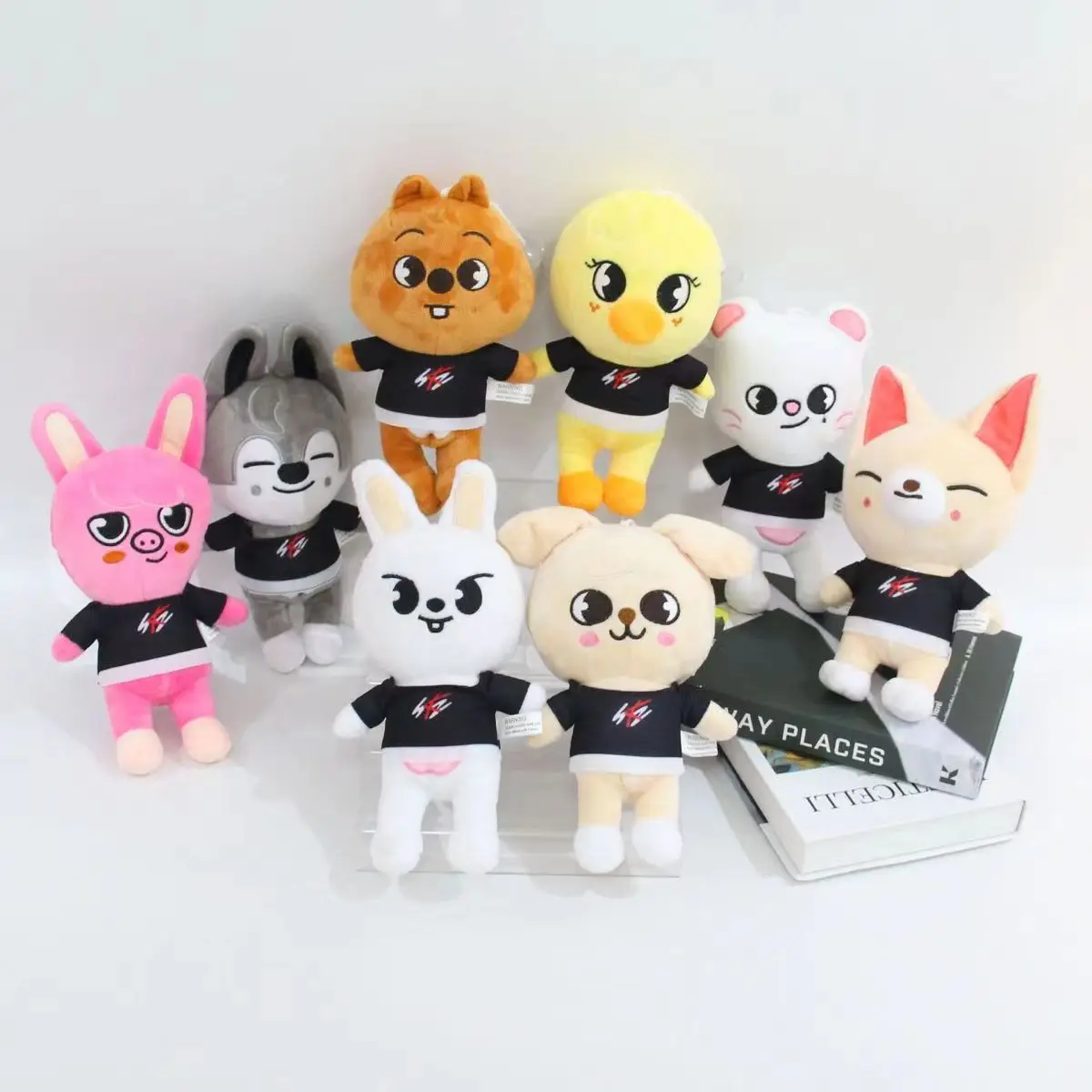 21CM Stray Kids Skzoo Plush Toys Cartoon Peluche Stuffed Doll Bbokari Wolf Chan Leebit Dwaekki Jiniret Figure Fans Gift
21CM Stray Kids Skzoo Plush Toys Cartoon Peluche Stuffed Doll Bbokari Wolf Chan Leebit Dwaekki Jiniret Figure Fans Gift