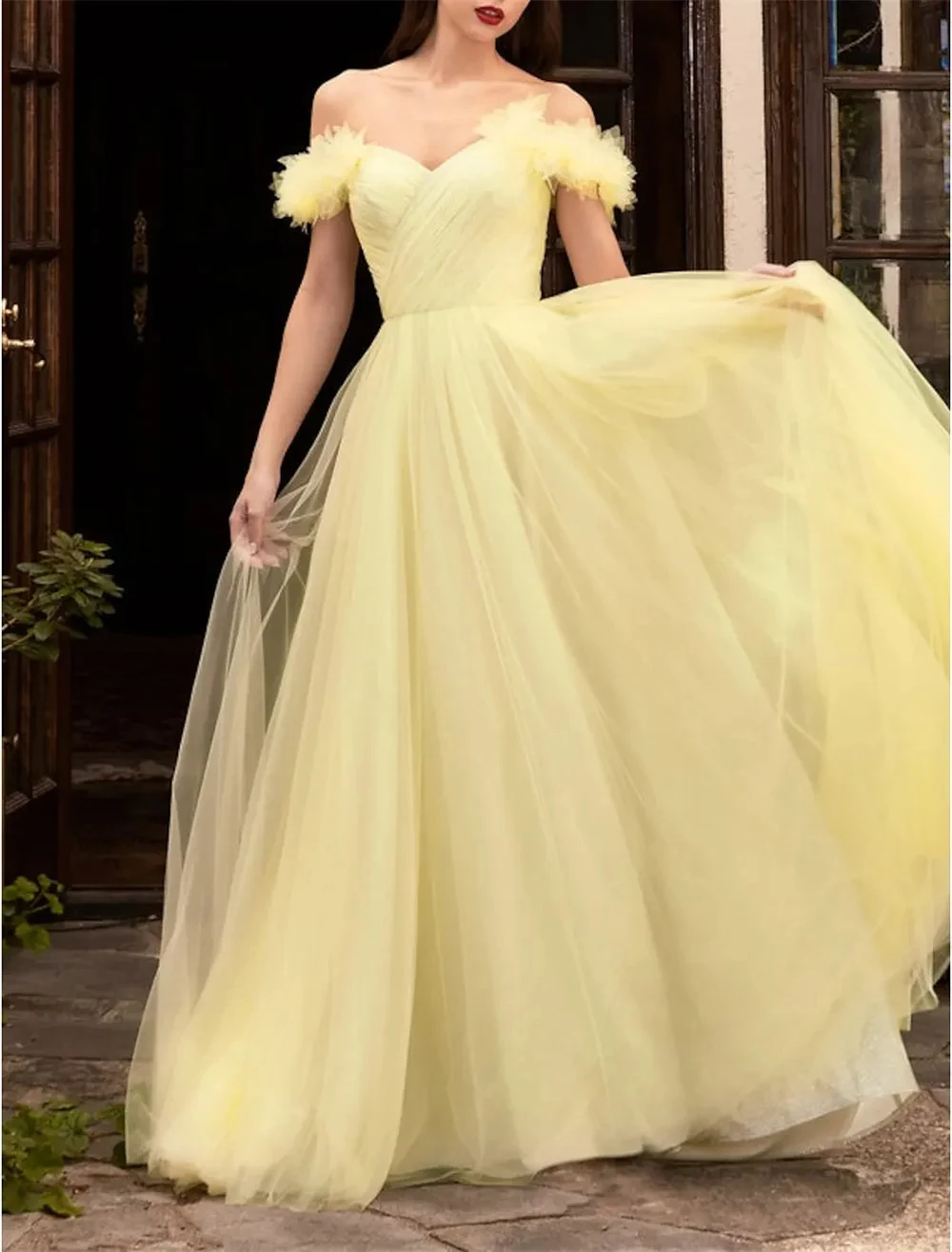 Fairytale Formal Luxury Gowns Celebrity Dress Style Puffy Prom Birthday Short Sleeve Floor Length Tulle with Shouder Flower
Fairytale Formal Luxury Gowns Celebrity Dress Style Puffy Prom Birthday Short Sleeve Floor Length Tulle with Shouder Flower