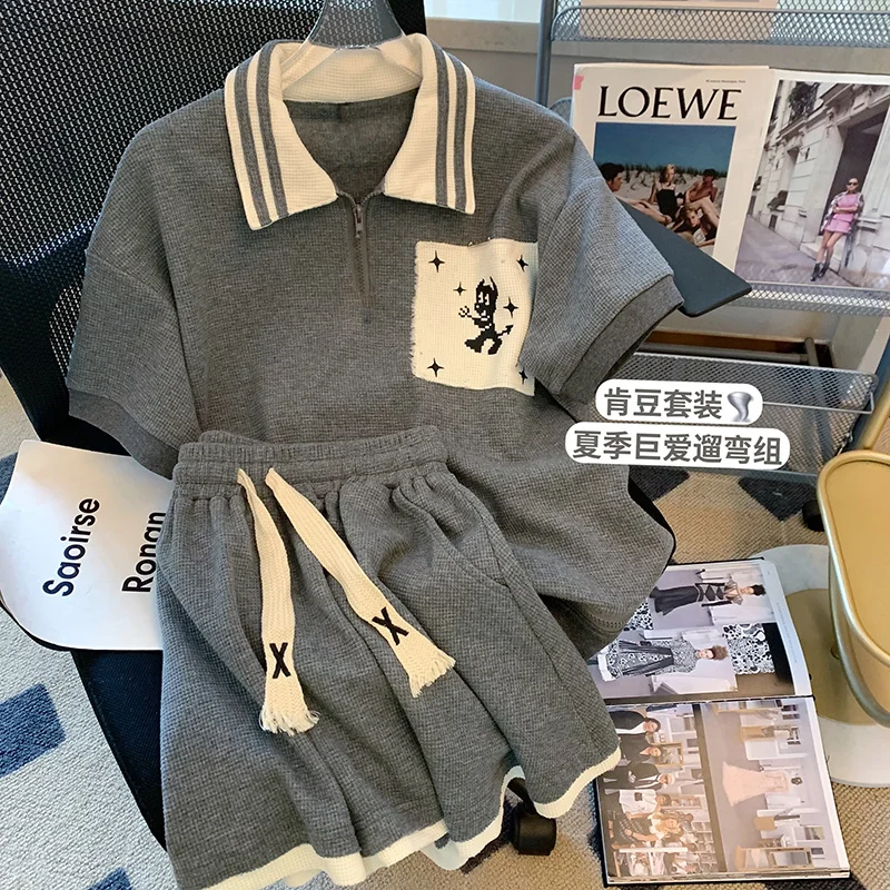 Two Women's Piece Set Turndown Collar Printing Short Sleeve Tops +Shorts Sports Style Casual Fashion Baggy Ladies Summer Suits
Two Women's Piece Set Turndown Collar Printing Short Sleeve Tops +Shorts Sports Style Casual Fashion Baggy Ladies Summer Suits