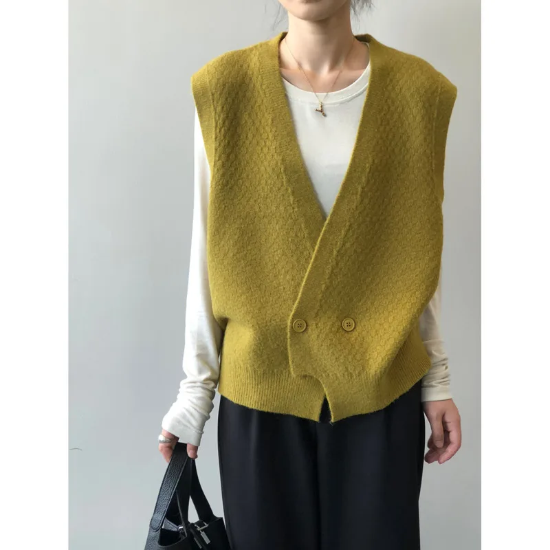 Vintage Cross Double Button Design Sweater Vest 2022 Autumn New V- Neck Sleeveless Loose Knit Cardigan Solid Color Lady Tops
Vintage Cross Double Button Design Sweater Vest 2022 Autumn New V- Neck Sleeveless Loose Knit Cardigan Solid Color Lady Tops