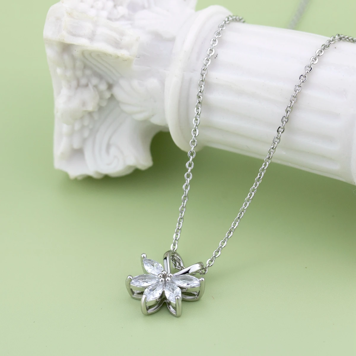 Female Necklace Silver PlatedDaintys Jewelry for Women Sweet Girls Christmas Gifts Aesthetic Statement Creative Fashion Jewelri
Female Necklace Silver PlatedDaintys Jewelry for Women Sweet Girls Christmas Gifts Aesthetic Statement Creative Fashion Jewelri