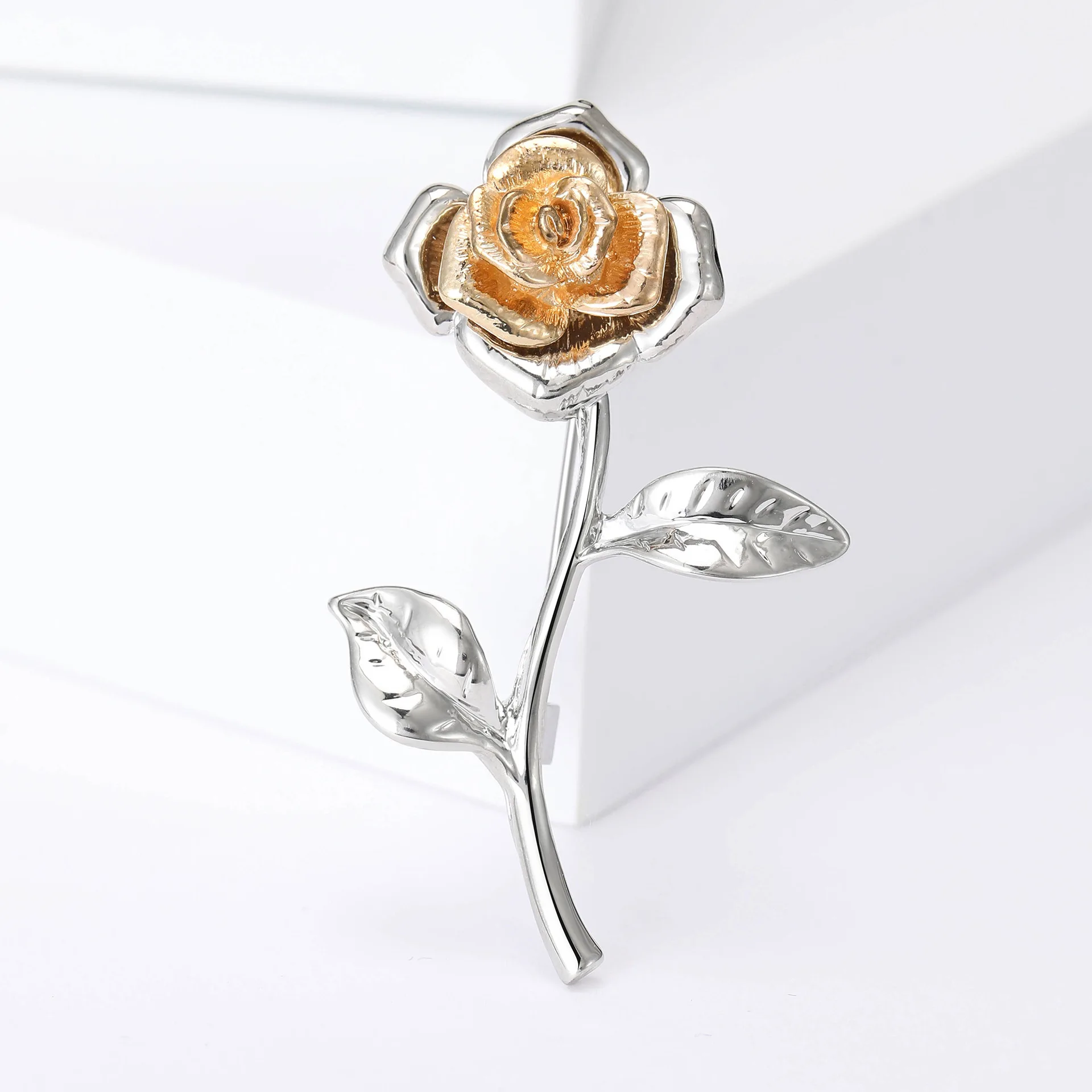 Rose Flower Brooches for Women Lady Unisex Fashion Elegant Flower Pin Wedding Valentine's Day Gift Jewelry Clothing Accesories 
Rose Flower Brooches for Women Lady Unisex Fashion Elegant Flower Pin Wedding Valentine's Day Gift Jewelry Clothing Accesories
