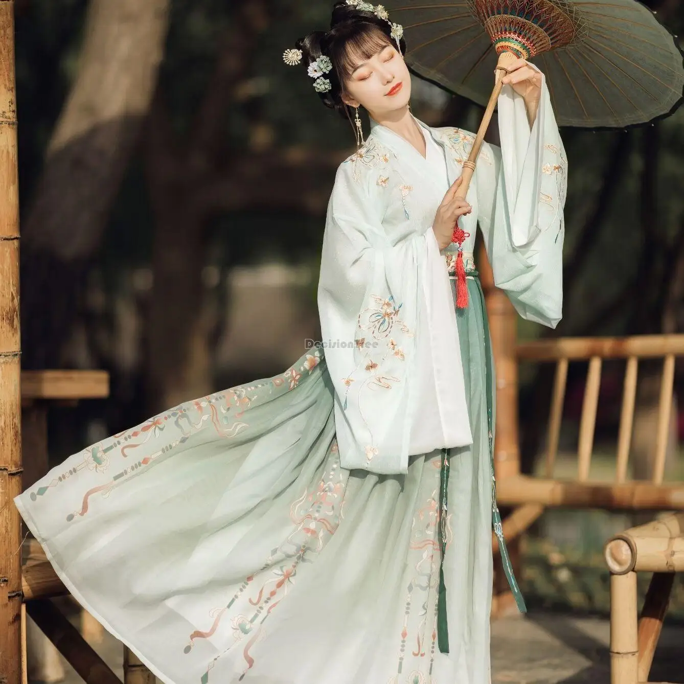 2022 Китайский Улучшенный embriodery древний hanfu weijin династия женское платье феи свободный стиль с большим рукавом Повседневный костюм hanfu g627
2022 Китайский Улучшенный embriodery древний hanfu weijin династия женское платье феи свободный стиль с большим рукавом Повседневный костюм hanfu g627