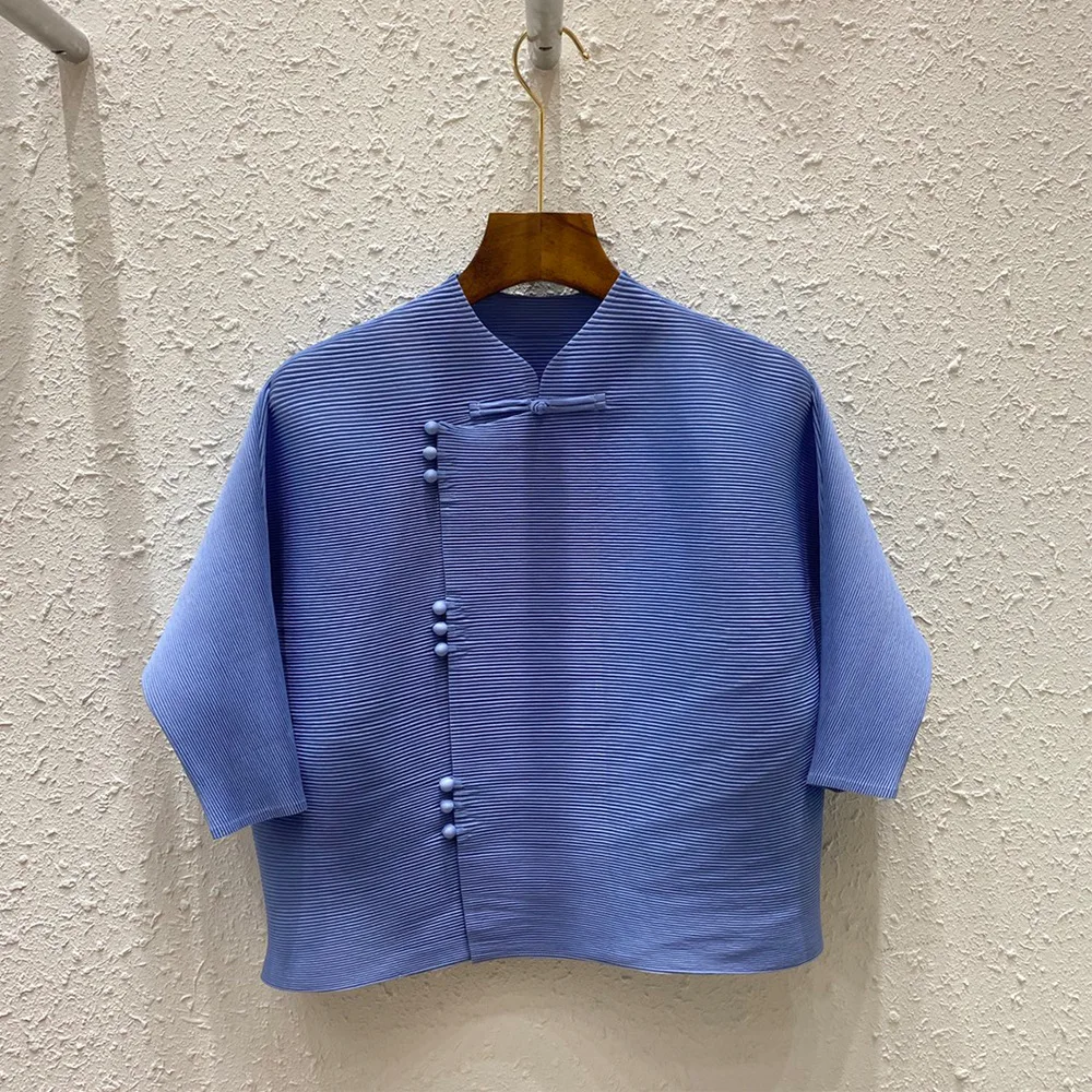 Miyak Pleated Cardigan T Shirt Japanese Style Button Down Solid Color Casual Clothing High Quality Temperament Slim Fit Top
Miyak Pleated Cardigan T Shirt Japanese Style Button Down Solid Color Casual Clothing High Quality Temperament Slim Fit Top