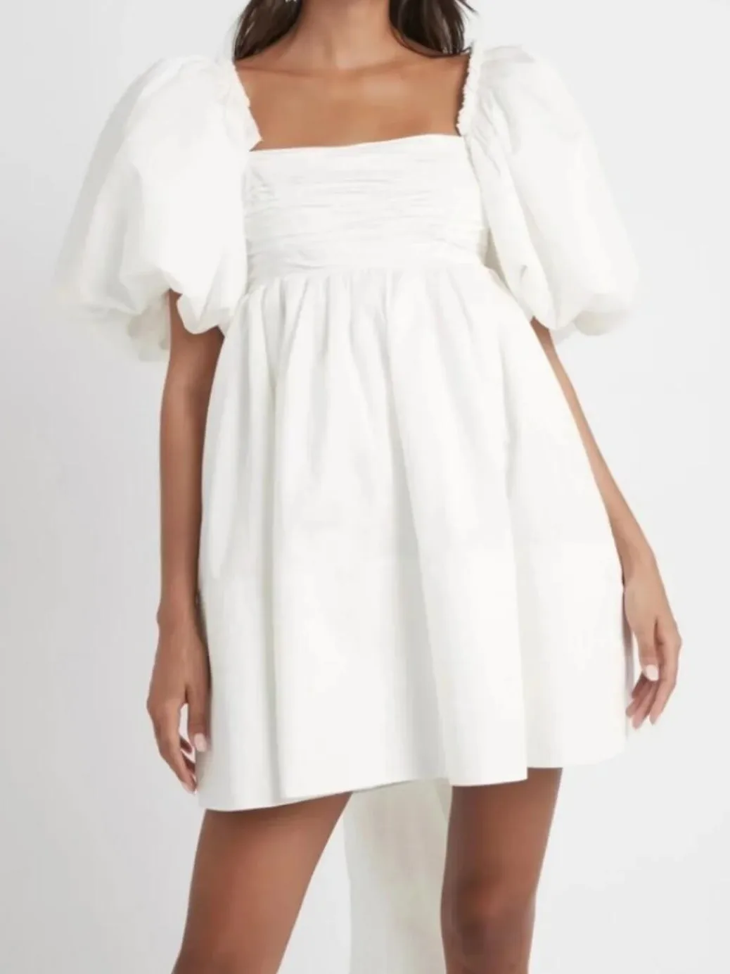 Женское мини-платье с рюшами, однотонное белое платье с квадратным вырезом, рукавами-фонариками, бантом на спине и открытой спиной, празднич... 
Женское мини-платье с рюшами, однотонное белое платье с квадратным вырезом, рукавами-фонариками, бантом на спине и открытой спиной, празднич...