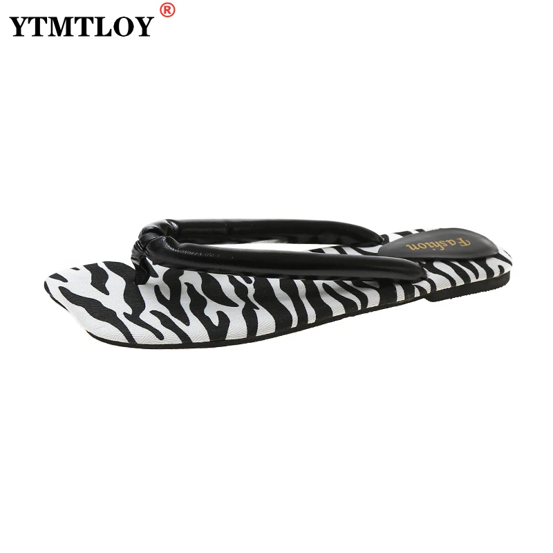 Clip Toe Brand Woman Zebra Student Outdoor Slides Lady Shoes Summer Sandals Bling Flip Flops House Slippers Cute Sandals
Clip Toe Brand Woman Zebra Student Outdoor Slides Lady Shoes Summer Sandals Bling Flip Flops House Slippers Cute Sandals