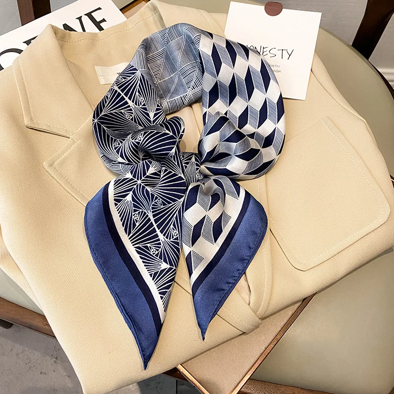 Kerchief 2022 Popular 70X70CM Headcloth Luxury Design Silk Scarves Fashion Print Sunscreen Bandannas Four Seasons Square Shawls
Kerchief 2022 Popular 70X70CM Headcloth Luxury Design Silk Scarves Fashion Print Sunscreen Bandannas Four Seasons Square Shawls