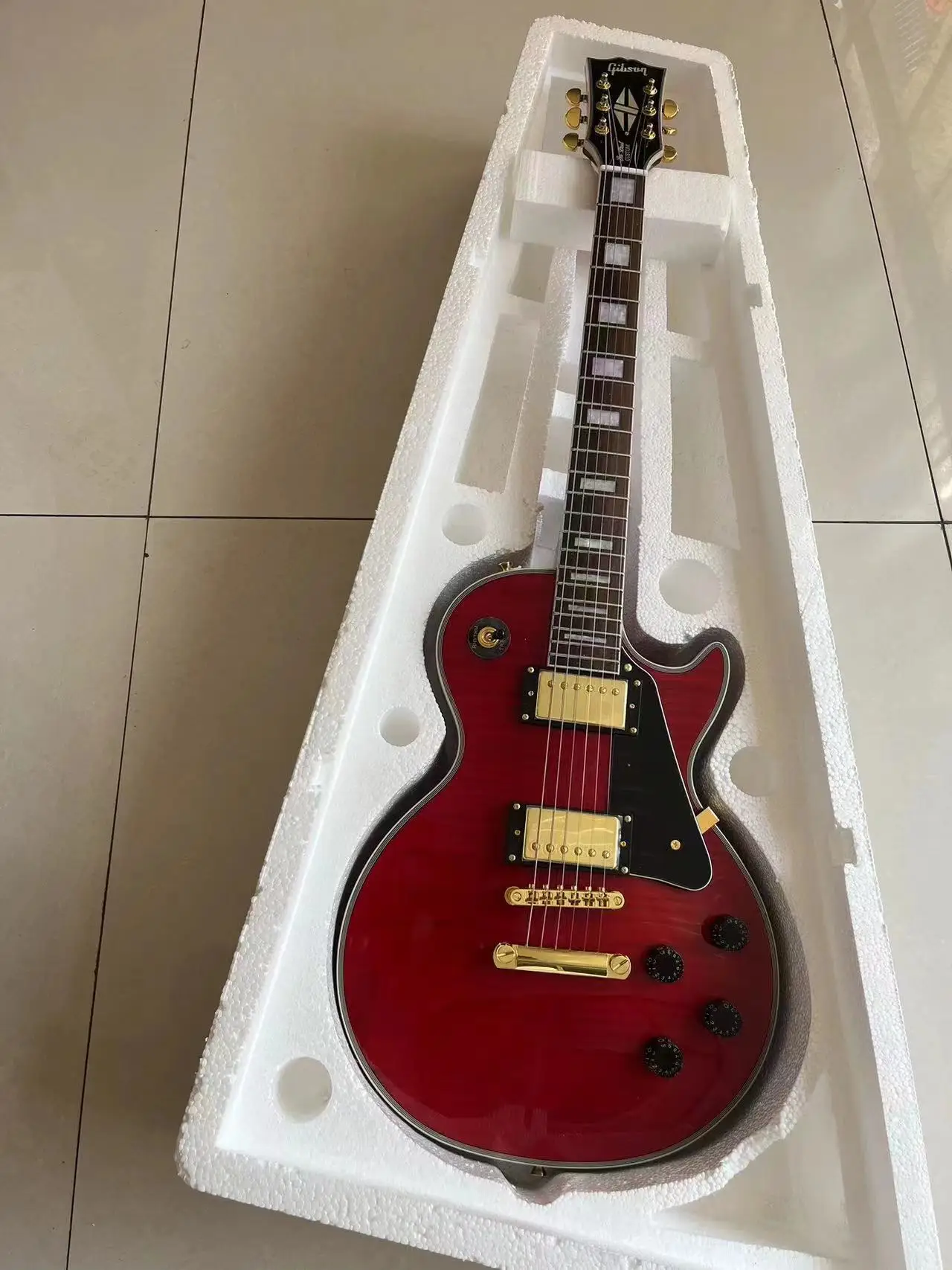 Factory Who.ale Top quality Rosewood fingerboard Golden hardware G LP Custom red Electric Guitar 141110
Factory Who.ale Top quality Rosewood fingerboard Golden hardware G LP Custom red Electric Guitar 141110
