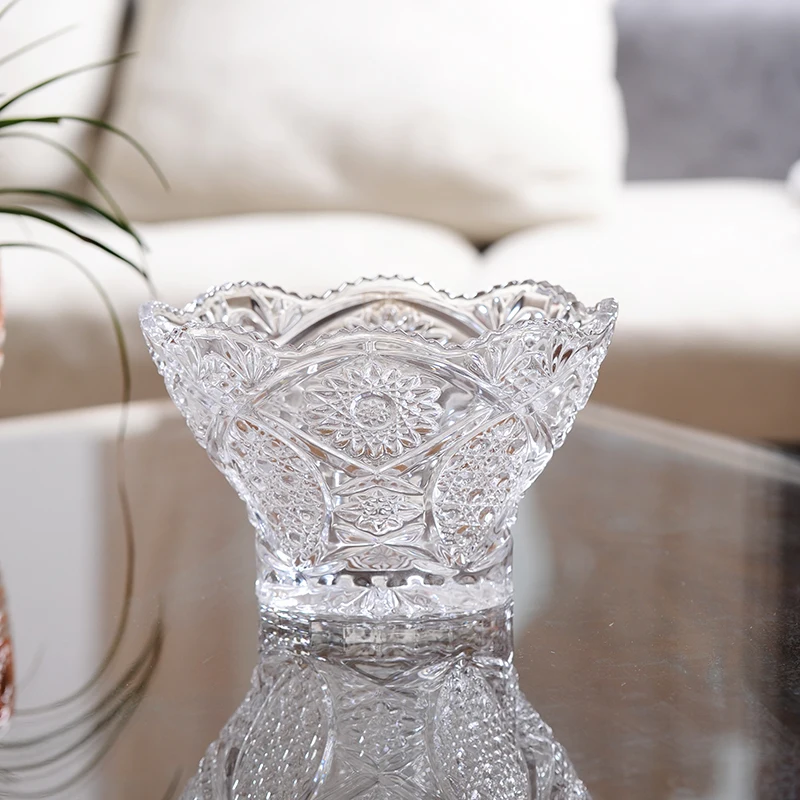 Shipping of European fruit dish creative living glass candy dish modern crystal bowl large fashion dry fruit
Shipping of European fruit dish creative living glass candy dish modern crystal bowl large fashion dry fruit