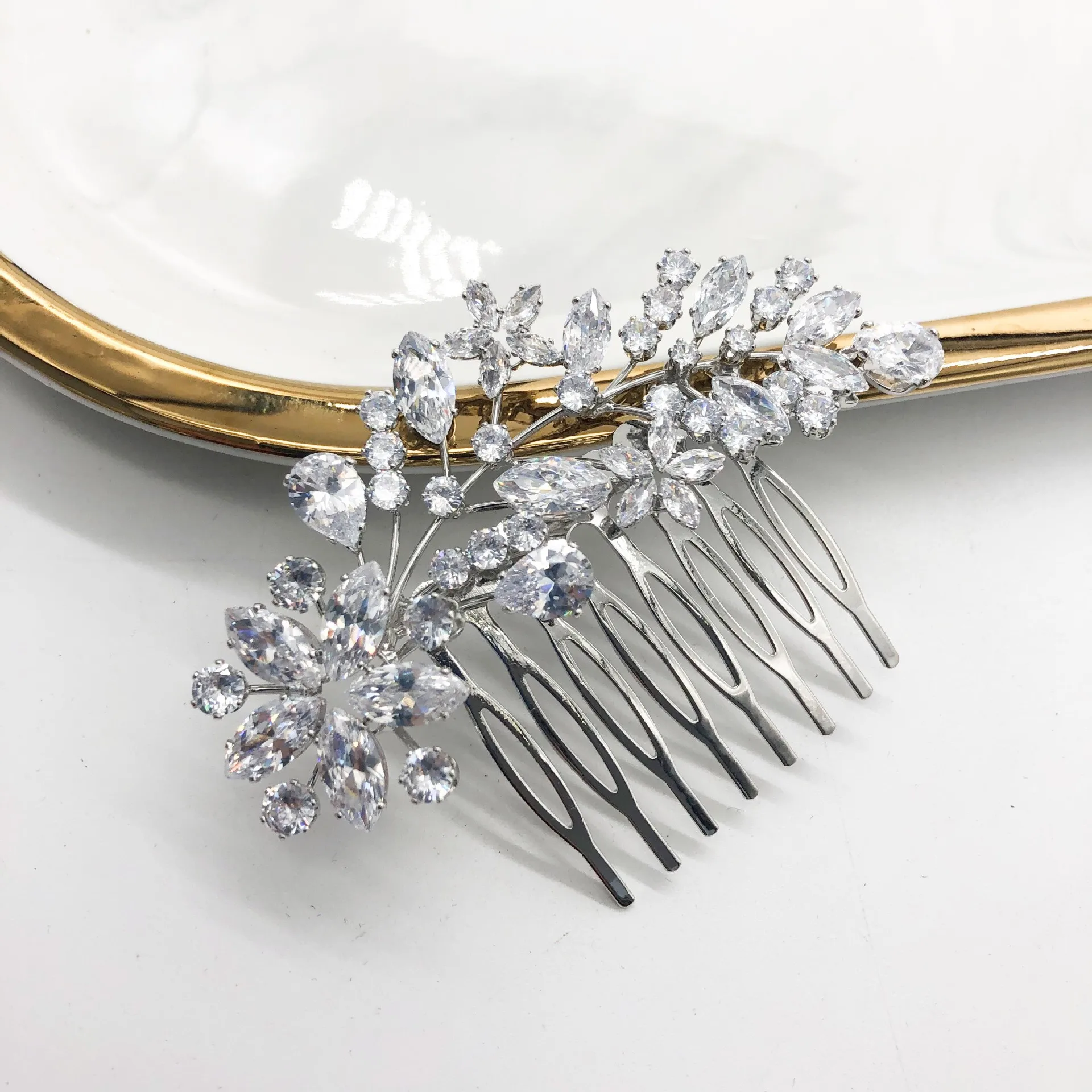 AAA CZ Cubic Zirconia Wedding Hair Accessories Bridal Hair Comb FlowerTiaras for Women Prom Evening Dress
AAA CZ Cubic Zirconia Wedding Hair Accessories Bridal Hair Comb FlowerTiaras for Women Prom Evening Dress
