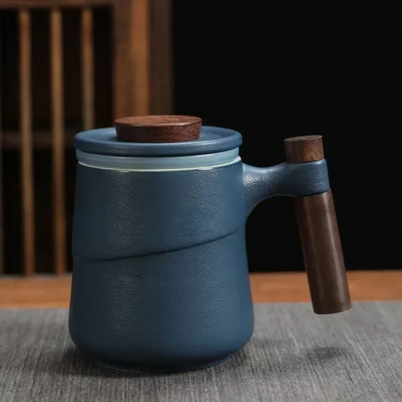 Керамическая чашка для чая с деревянной ручкой
Керамическая чашка для чая с деревянной ручкой