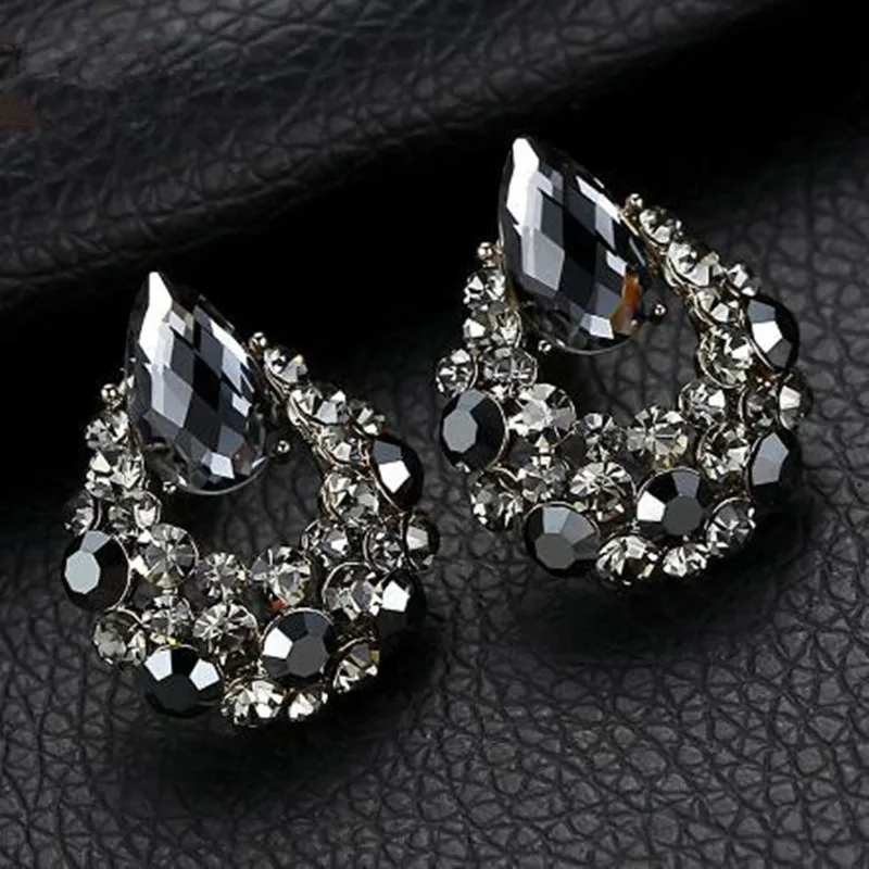 BYSPT Luxury Waterdrop Earrings Gray Crystal Oval Stud Earring for Women Piercing Jewelry
BYSPT Luxury Waterdrop Earrings Gray Crystal Oval Stud Earring for Women Piercing Jewelry