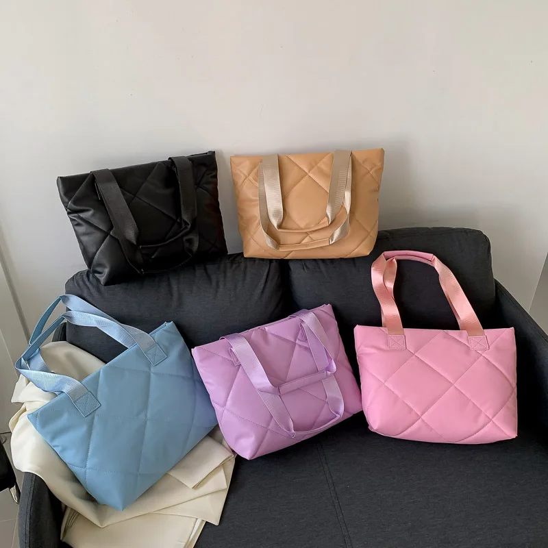 Cross border Handheld Bag Women's 2023 Autumn/Winter New Shoulder Bag Texture Bucket Bag Fashion Versatile Linggetote Bag
Cross border Handheld Bag Women's 2023 Autumn/Winter New Shoulder Bag Texture Bucket Bag Fashion Versatile Linggetote Bag