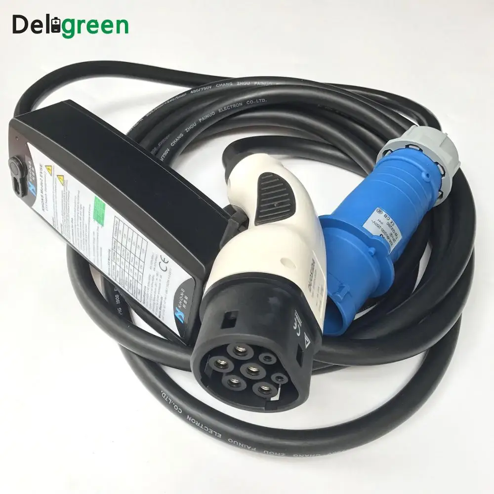 Portable IP55 Class Car battery Charger IEC 62196 EV Car Charger Station Type2 32A Blue CEE
Portable IP55 Class Car battery Charger IEC 62196 EV Car Charger Station Type2 32A Blue CEE