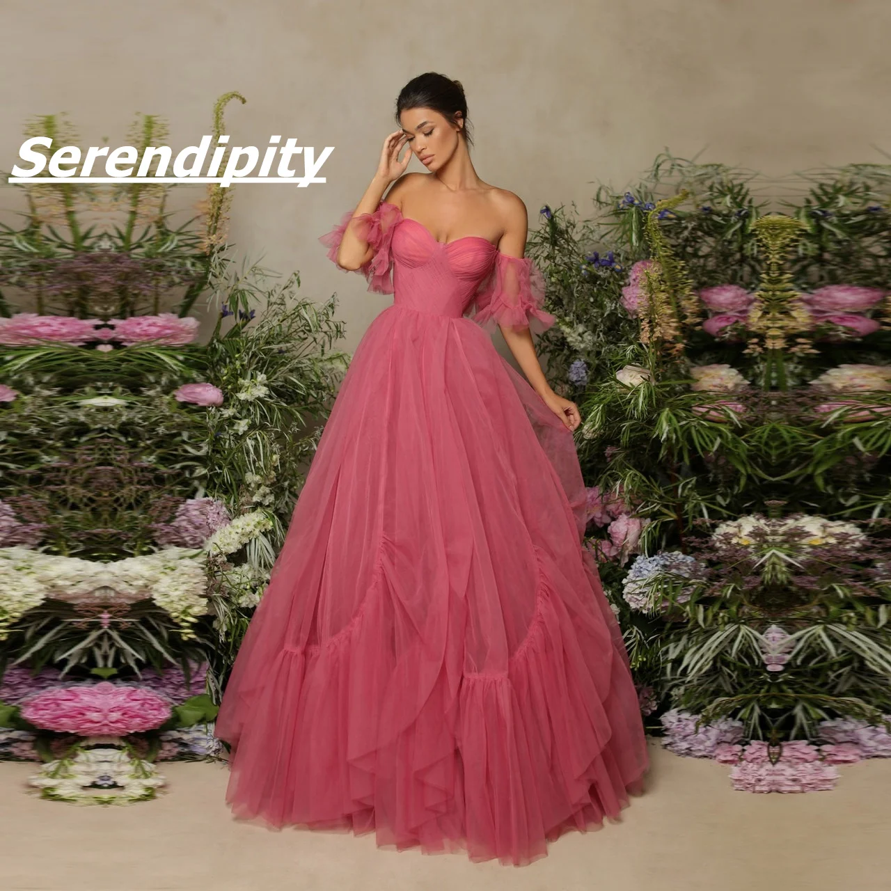 Женское коктейльное платье-трапеция, без рукавов 
Женское коктейльное платье-трапеция, без рукавов