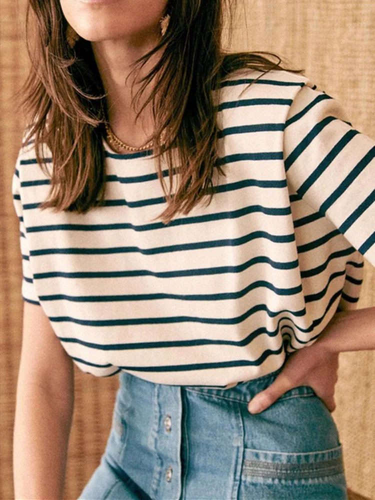 Women T-Shirt Striped Shoulder Fold Color Contrast O-Neck Short Sleeve Simple Tee Tops
Women T-Shirt Striped Shoulder Fold Color Contrast O-Neck Short Sleeve Simple Tee Tops
