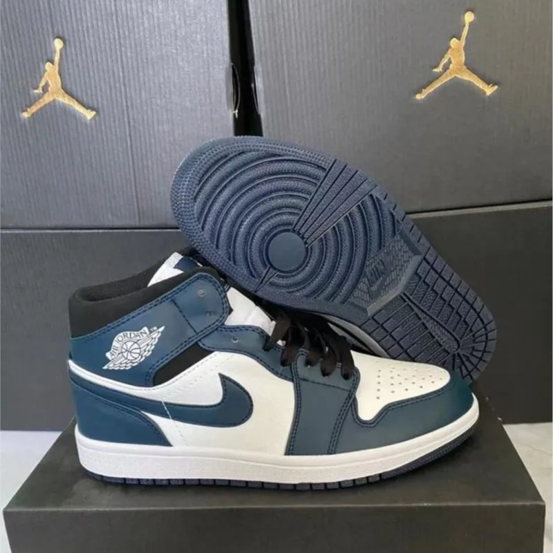 Оригинальные темно-синие баскетбольные кроссовки Nike Air Jordan 1 для мужчин и женщин, удобные спортивные уличные кроссовки с высоким берцем, ...
Оригинальные темно-синие баскетбольные кроссовки Nike Air Jordan 1 для мужчин и женщин, удобные спортивные уличные кроссовки с высоким берцем, ...