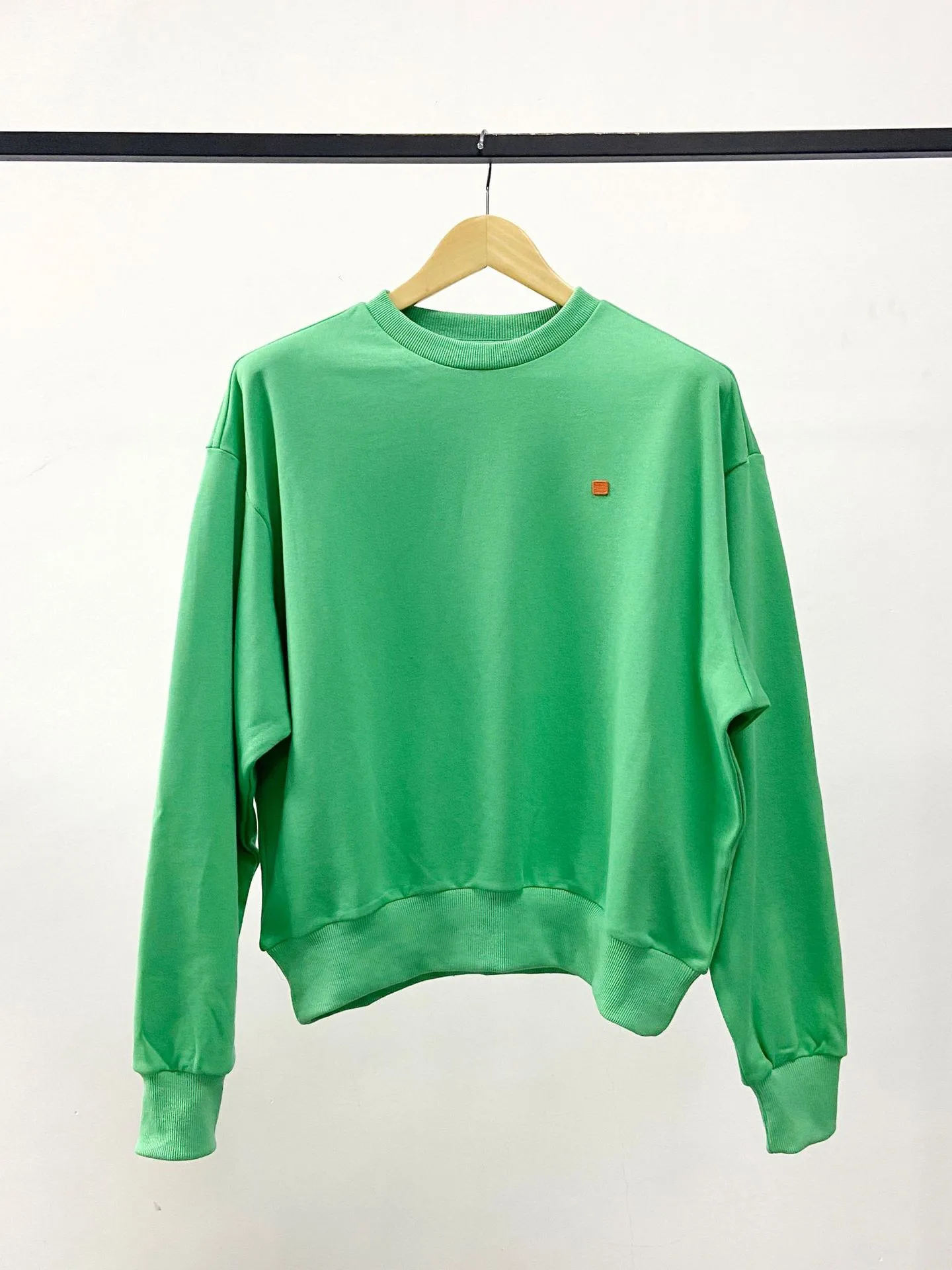 Smiley Patchwork Women's casual cotton Sweatshirt 2022 Spring New Solid Color O-Neck Long Sleeve Loose Pullover Top
Smiley Patchwork Women's casual cotton Sweatshirt 2022 Spring New Solid Color O-Neck Long Sleeve Loose Pullover Top
