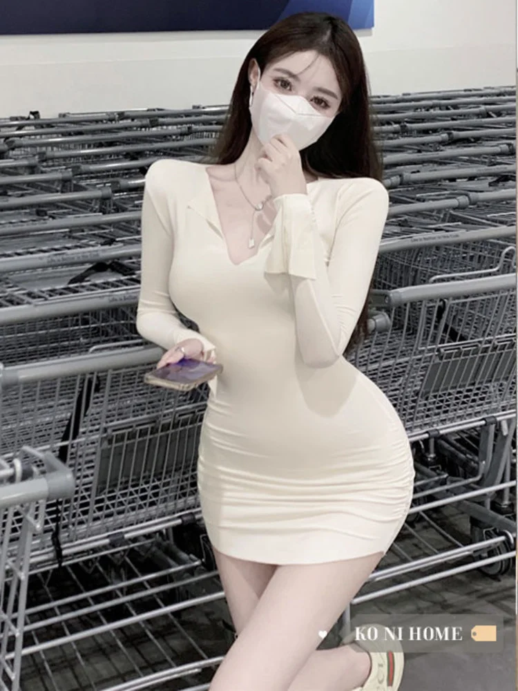 Autumn Mini Dresses Women Korean Tight V-neck Spice Girl Short Autumn Fashion Street Elegant Lace Ruffle Tops B124
Autumn Mini Dresses Women Korean Tight V-neck Spice Girl Short Autumn Fashion Street Elegant Lace Ruffle Tops B124